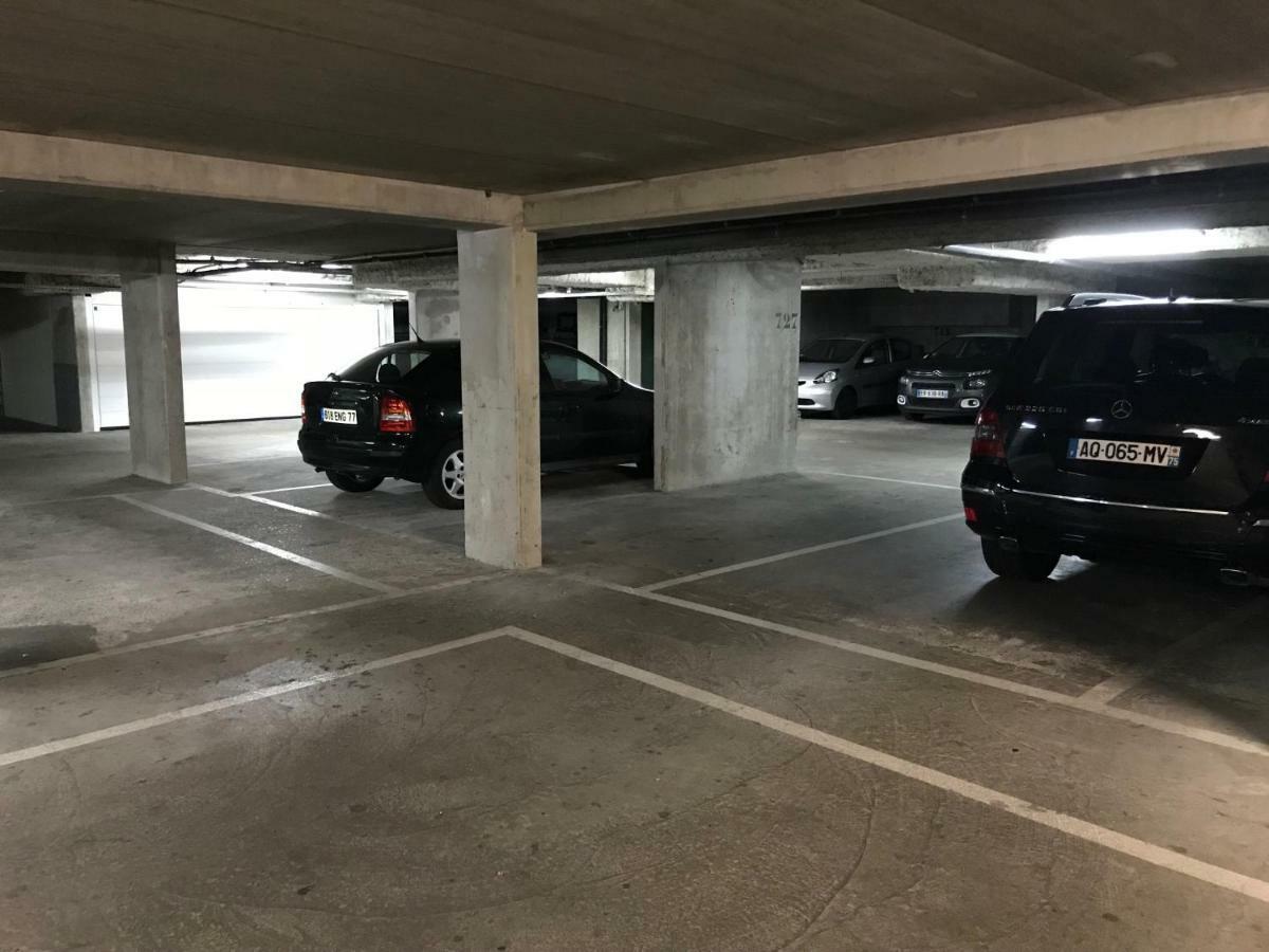 F2 Paris 10Eme Gare Du Nord - Stade De France - Parking Saint-Denis  Ngoại thất bức ảnh